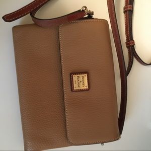 DOONEY AND BURKE PURSE Hunter Crossbody